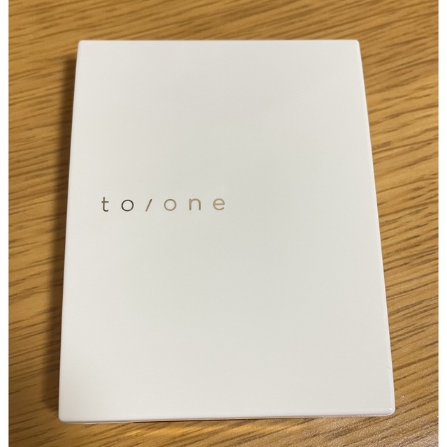 【to/one】デューイ モイスト コンシーラー コスメ/美容のベースメイク/化粧品(コンシーラー)の商品写真