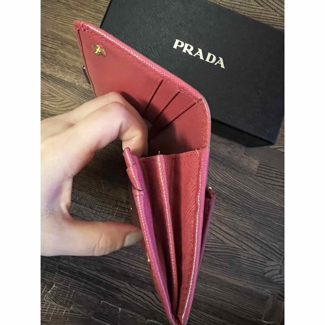 PRADA(プラダ)のPRADA長財布　pink♡ レディースのファッション小物(財布)の商品写真