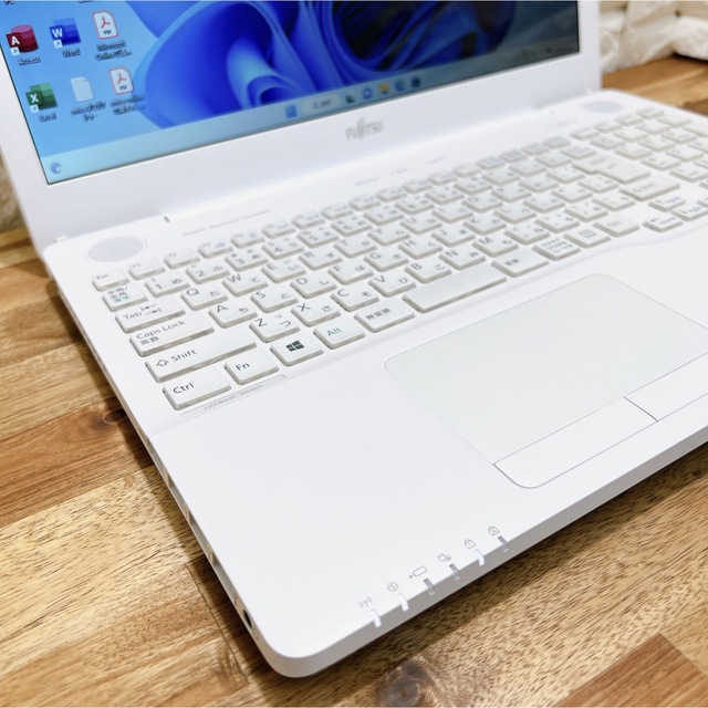 windows11【美品】ホワイト LIFEBOOK☘爆速SSD480GB☘第6世代Core i7