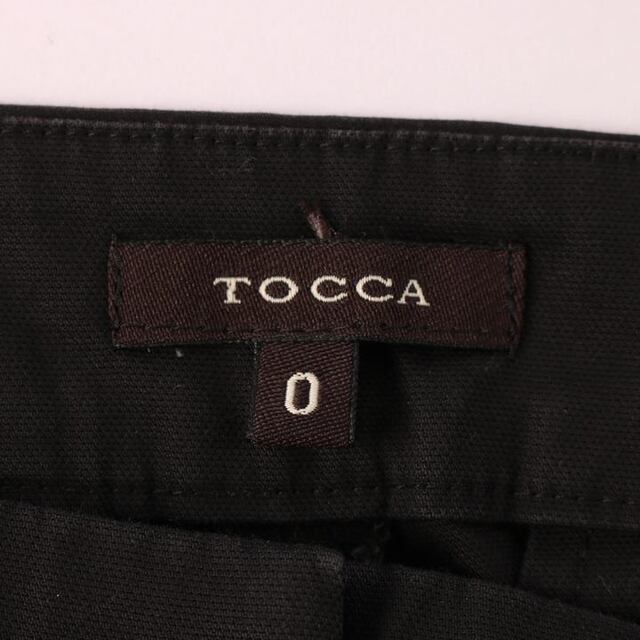 TOCCA(トッカ)のトッカ クロップドパンツ タック 裾リボン 無地 ボトムス 日本製 ストレッチ レディース ブラック TOCCA レディースのパンツ(クロップドパンツ)の商品写真