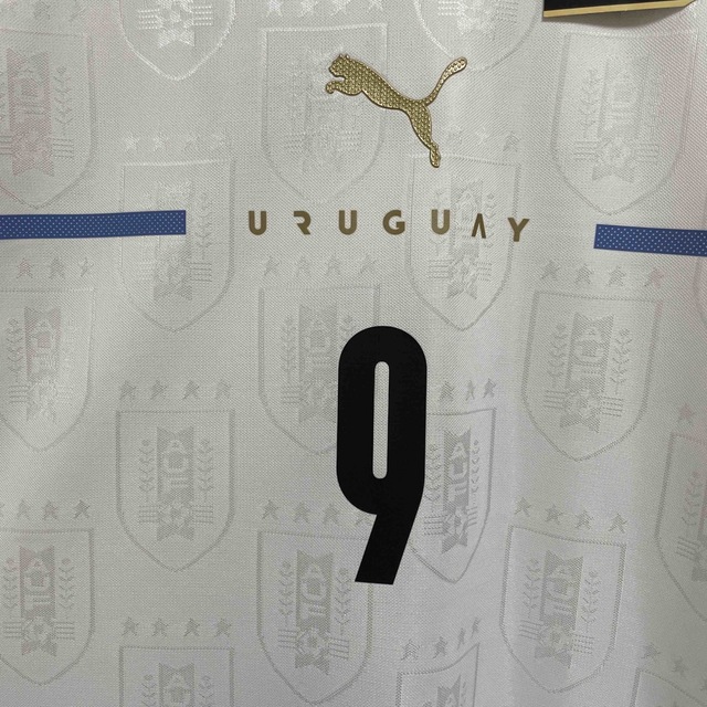 PUMA(プーマ)の［限定1］2021ウルグアイ代表アウェイ #9スアレス スポーツ/アウトドアのサッカー/フットサル(ウェア)の商品写真