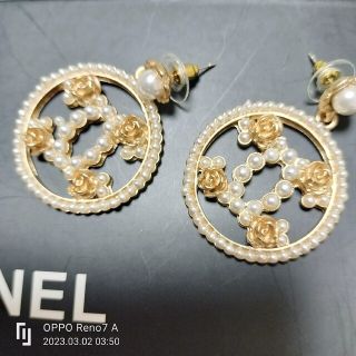 訳あり CHANEL グリーンストーン ヴィンテージ ピアス-