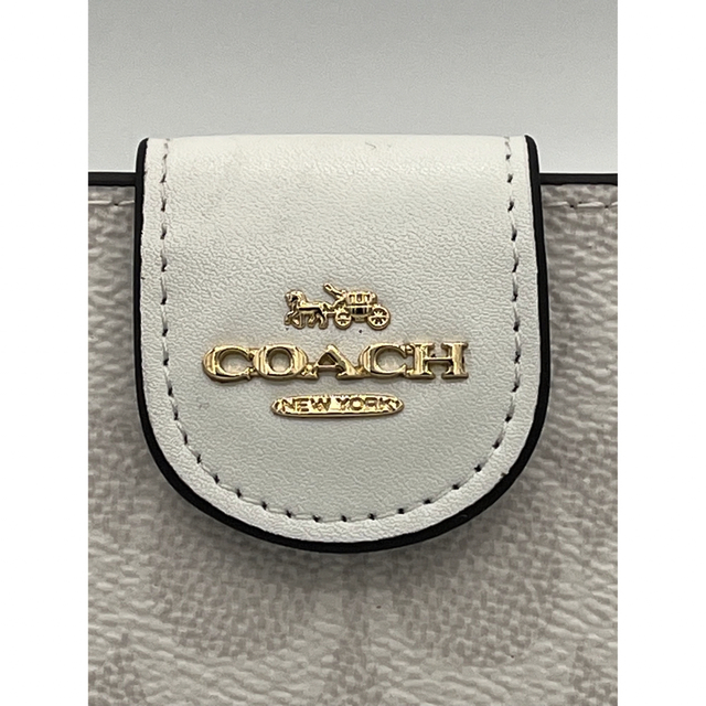 新品 未使用 COACH コーチ 二つ折り財布　財布 グレイシャー ホワイト