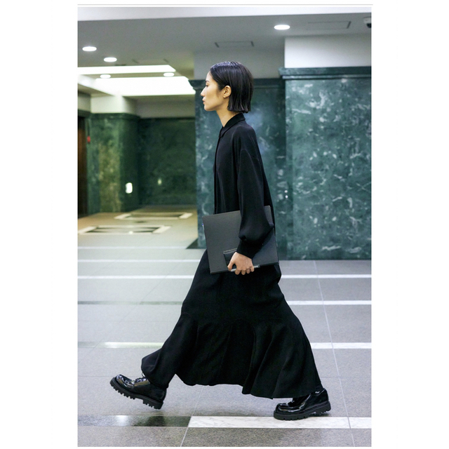 ENFOLD(エンフォルド)の【misuzu様専用】ENFOLD SHIRT DRESS ブラック　38 レディースのワンピース(ロングワンピース/マキシワンピース)の商品写真