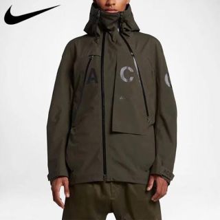 ナイキ(NIKE)のnikelab acg alpine jacket 希少　Sサイズ　カーキ(マウンテンパーカー)