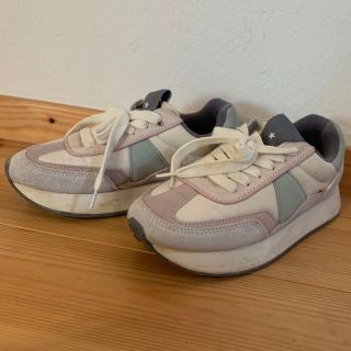 ザラキッズ(ZARA KIDS)のZARA kids  淡色スニーカー(スニーカー)