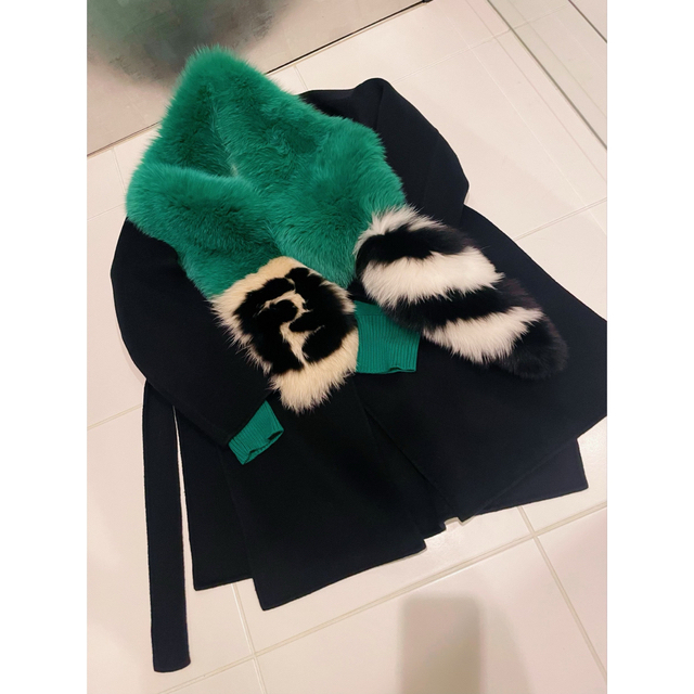 FENDI(フェンディ)の最終値下げ！FENDI ファー マフラー レディースのファッション小物(マフラー/ショール)の商品写真