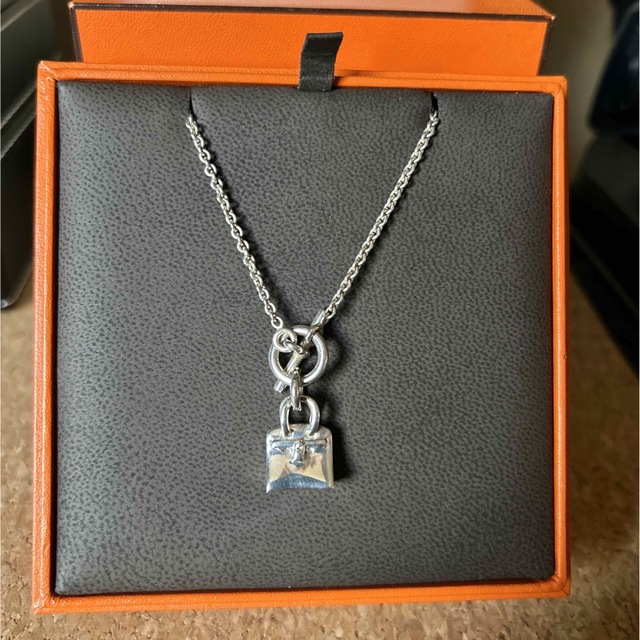 Hermes(エルメス)のHERMES エルメス アミュレット　ネックレス レディースのアクセサリー(ネックレス)の商品写真