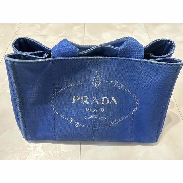 PRADA(プラダ)のプラダ カナパ Mサイズ ブルー 青 マザーズバッグ PRADA レディースのバッグ(トートバッグ)の商品写真