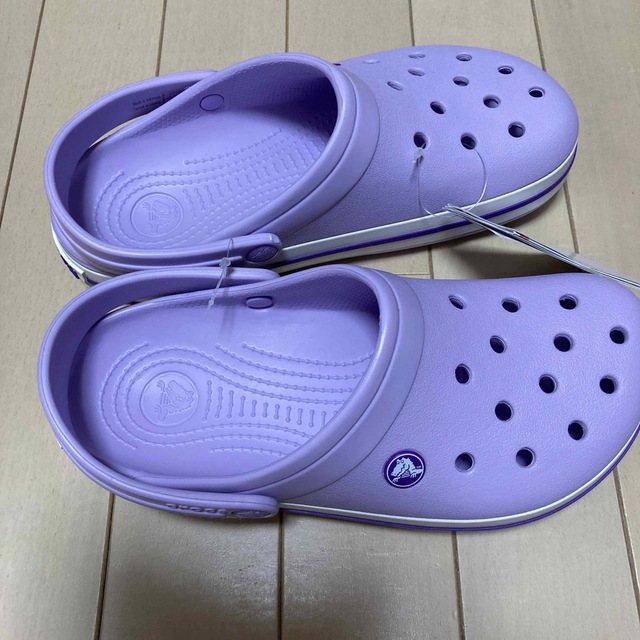 crocs(クロックス)の新品 24cm クロックス クロックバンド ラベンダー レディースの靴/シューズ(サンダル)の商品写真