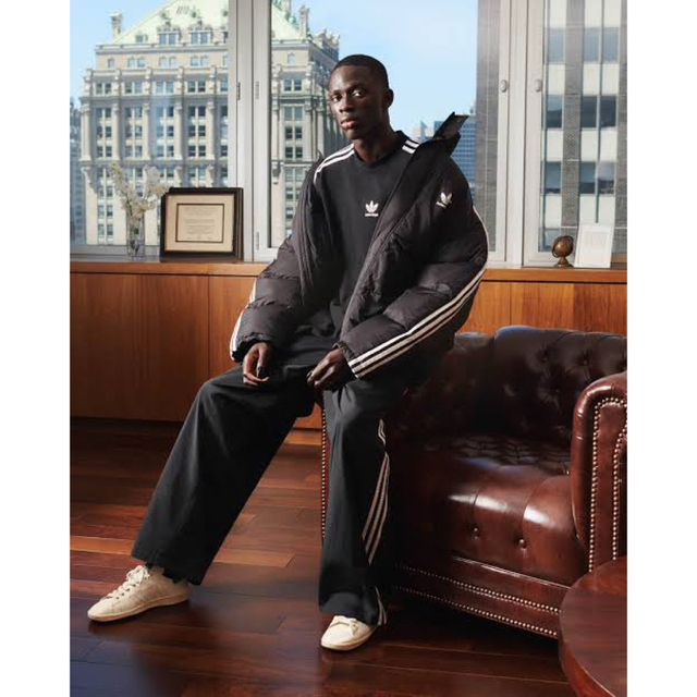即完売品 BALENCIAGA adidas トラックパンツ 即完売品 BALENCIAGA adidas トラックパンツ