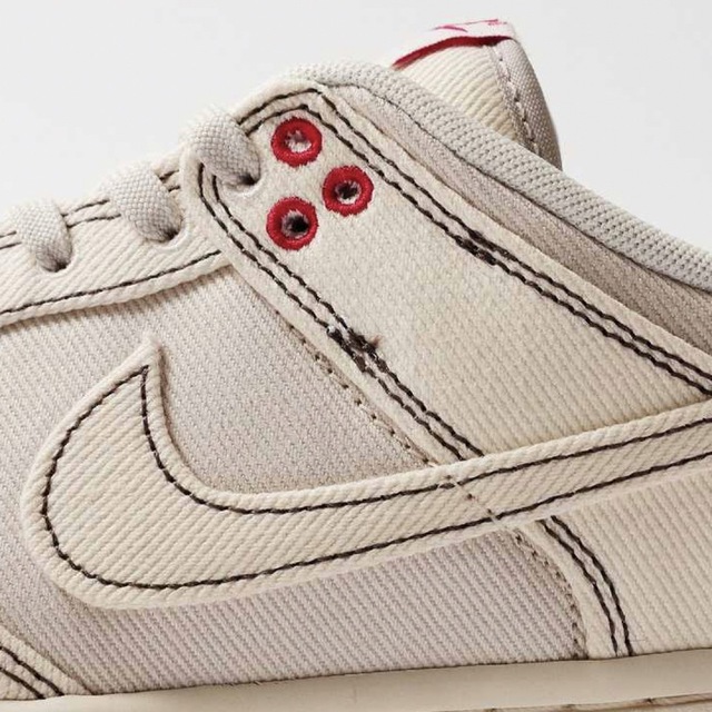 NIKE(ナイキ)のnike dunk low deninm 26.5 メンズの靴/シューズ(スニーカー)の商品写真