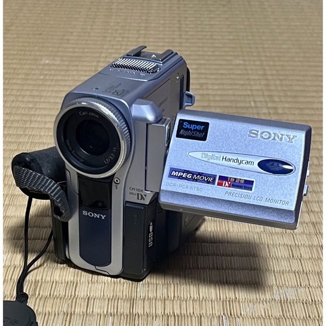 SONY(ソニー)のSONY DCR-PC9 デジタルビデオカメラ　ユーズド スマホ/家電/カメラのカメラ(ビデオカメラ)の商品写真