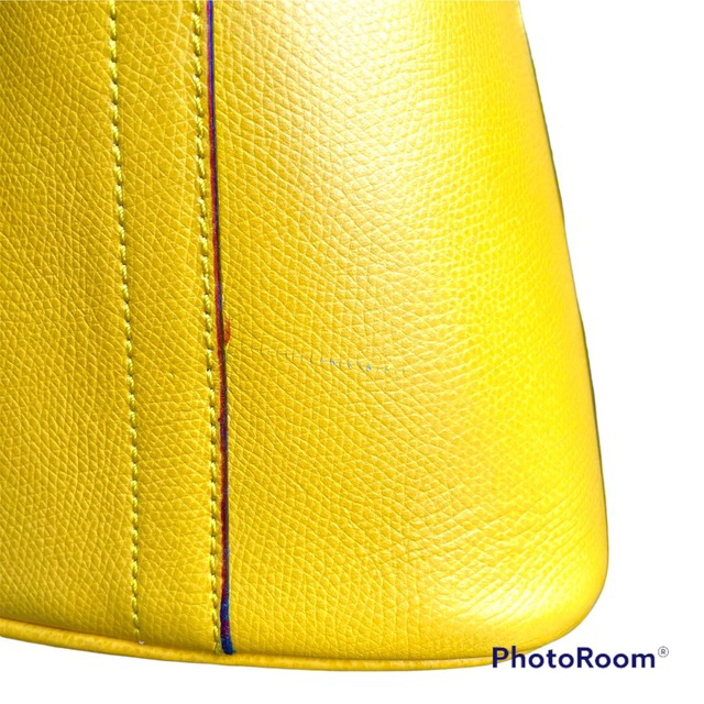 ハイクラス トートバッグ レザー ゴールド金具 イエロー ショルダー付 2way レディースのバッグ(ハンドバッグ)の商品写真