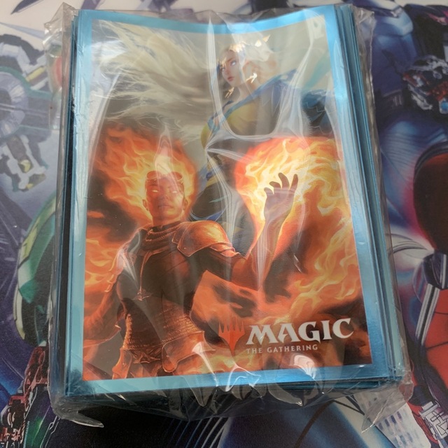 マジック：ザ・ギャザリング(マジックザギャザリング)のmtg チャンドラ&ムー・ヤンリン　スリーブ エンタメ/ホビーのトレーディングカード(カードサプライ/アクセサリ)の商品写真