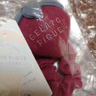 ジェラートピケ(gelato pique)のgelato pique　ラトル　苺　ジェラピケ　ガラガラ　新品未使用(がらがら/ラトル)