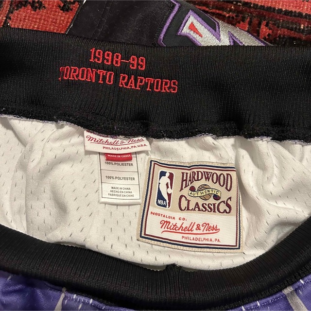 MITCHELL & NESS(ミッチェルアンドネス)のmitchell&ness TORONTO RAPTORS 1998-99年 スポーツ/アウトドアのスポーツ/アウトドア その他(バスケットボール)の商品写真