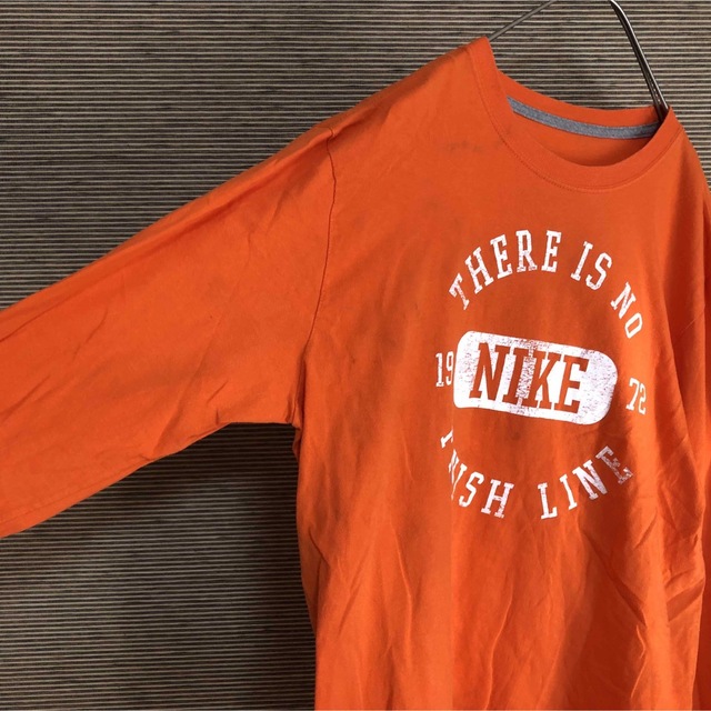 NIKE(ナイキ)の【ナイキ】長袖Tシャツ　ロンT　スウォッシュロゴ　デカロゴ　オレンジ15 メンズのトップス(Tシャツ/カットソー(七分/長袖))の商品写真