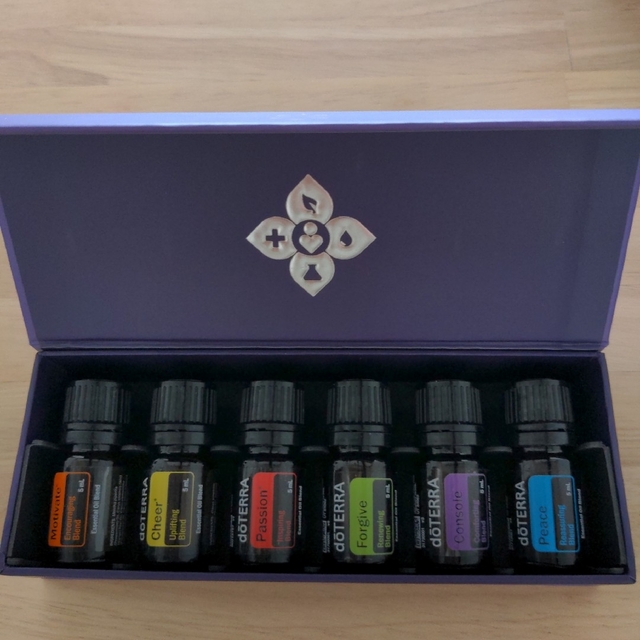 ドテラ doTERRA アロマティクス アロマセラピーキット 感情のオイル-