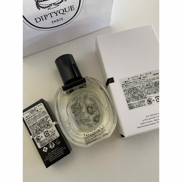 diptyque(ディプティック)の専用品！！ディップティック　限定　ローズ　50ml サンプル付き コスメ/美容の香水(香水(女性用))の商品写真