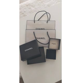 CHANEL　紙袋と箱(ショップ袋)