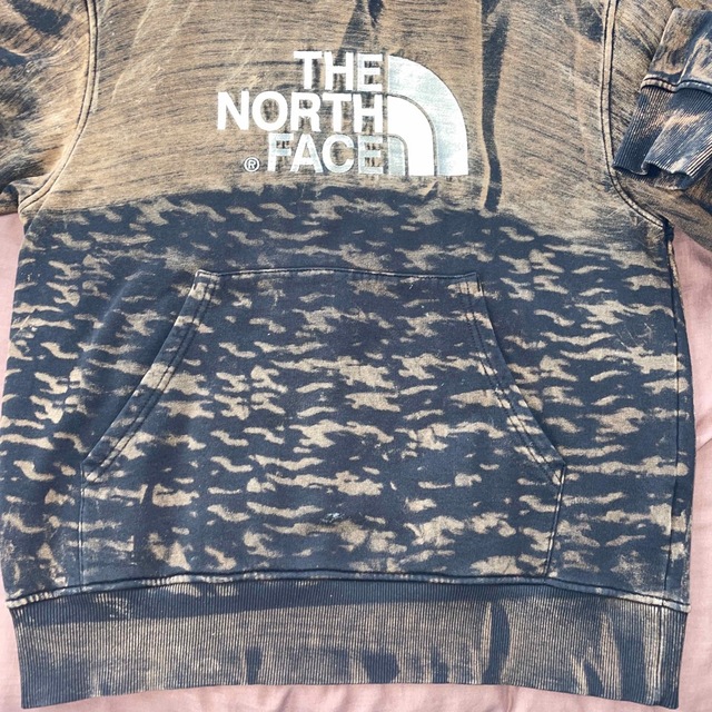 THE NORTH FACE(ザノースフェイス)のノースフェイス THE NORTH FACE 刺繍  ロゴ スウェット パーカー メンズのトップス(パーカー)の商品写真