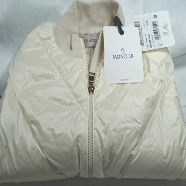 MONCLER(モンクレール)の●新品/正規品● MONCLER 袖ロゴ Padded Cotton Cardi レディースのトップス(カーディガン)の商品写真