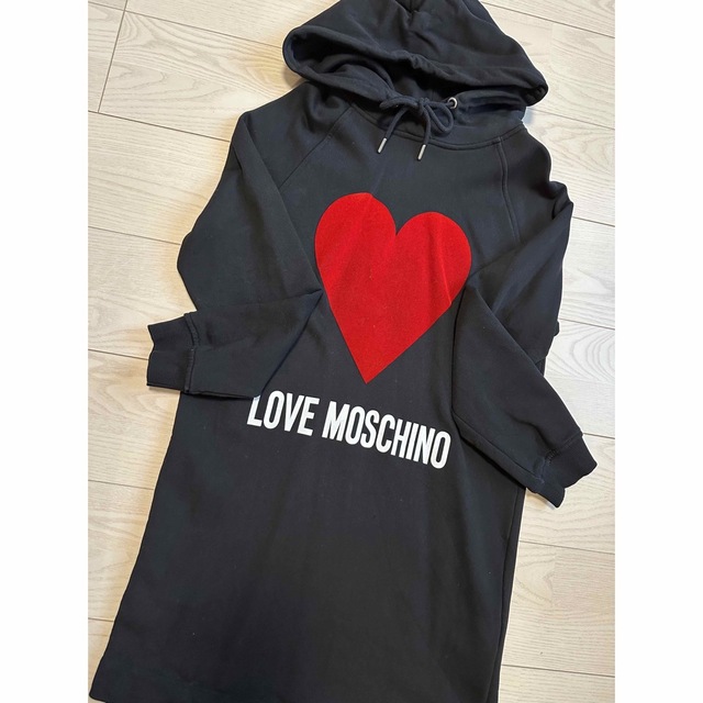 季節感春夏秋冬新品未使用【MOSCHINO】モスキーノ　ワンピース