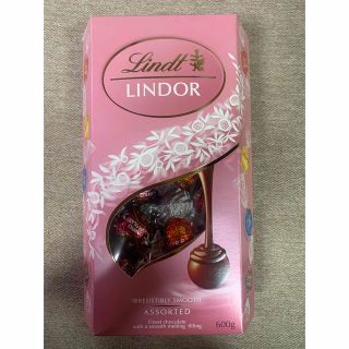 リンツ(Lindt)のコストコ　Costcoリンツリンドール　ピンクアソート1箱600g(菓子/デザート)