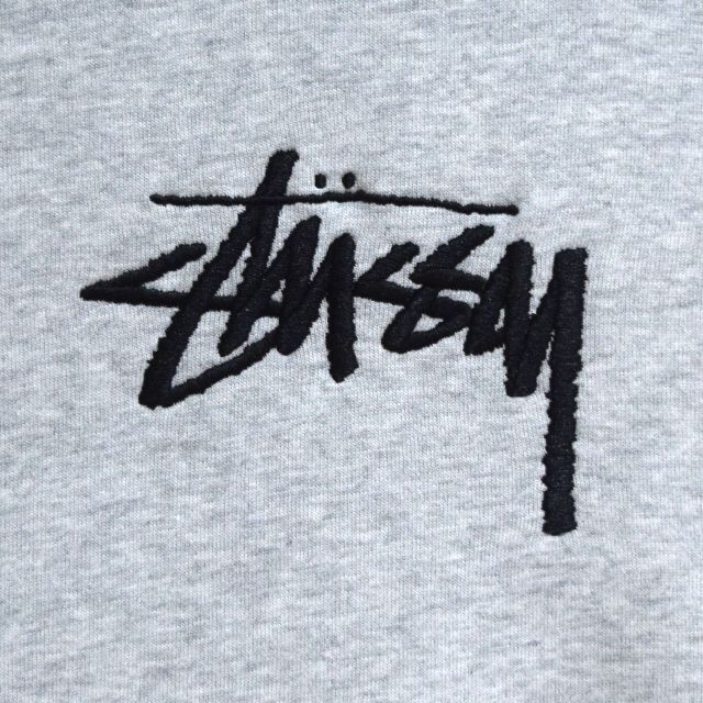 STUSSY - 《ステューシー》正規・新品タグ 刺繍センターロゴ アッシュ 