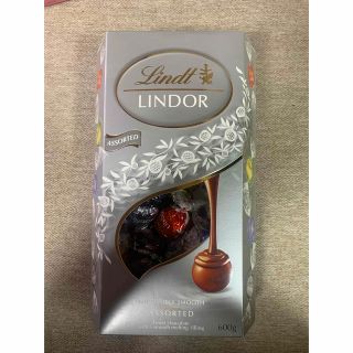 リンツ(Lindt)のリンツ チョコレート リンドール 4種類 600g アソート シルバー(菓子/デザート)