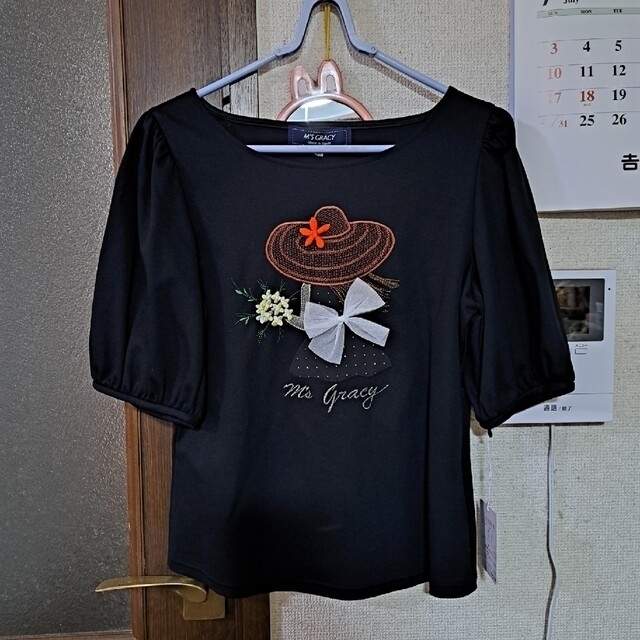 M'S GRACY(エムズグレイシー)のエムズグレイシー　シルクハットカットソー　新品タグつき レディースのトップス(Tシャツ(半袖/袖なし))の商品写真