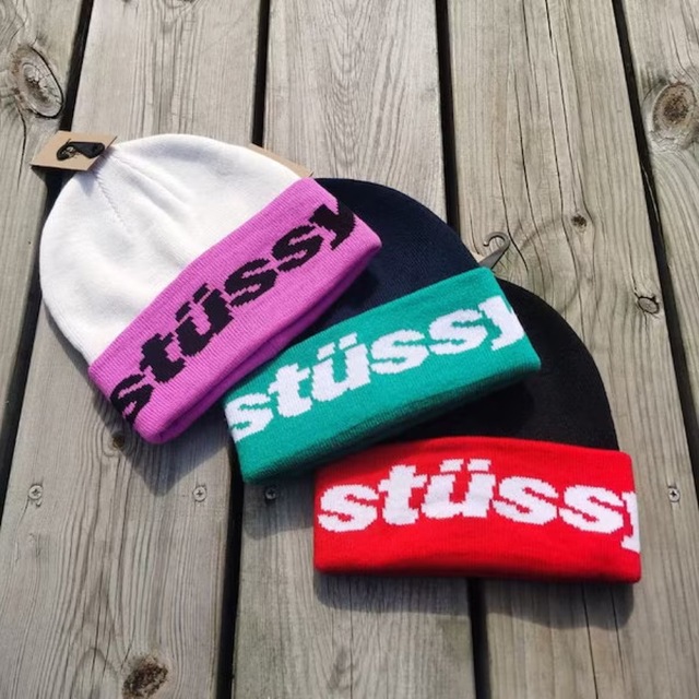 ステューシー STUSSY HELVETICA JACQUARD BEANIE - ニット帽/ビーニー