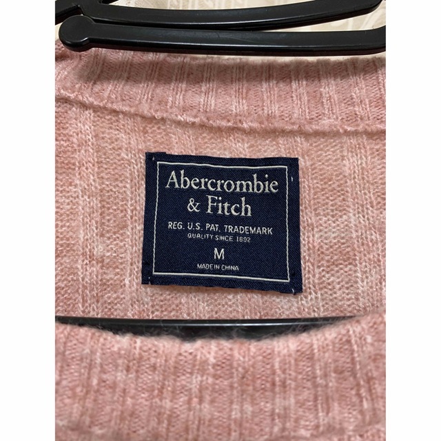 Abercrombie&Fitch(アバクロンビーアンドフィッチ)のアバクロ　レディースニット　ピンク レディースのトップス(ニット/セーター)の商品写真