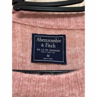 アバクロンビーアンドフィッチ(Abercrombie&Fitch)のアバクロ　レディースニット　ピンク(ニット/セーター)