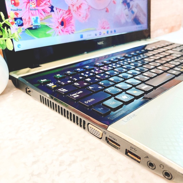 すぐに使える❣ゴールドノートパソコン✨WEBカメラ❣初心者向け すぐに使える❣ゴールドノートパソコン✨WEBカメラ❣初心者向け