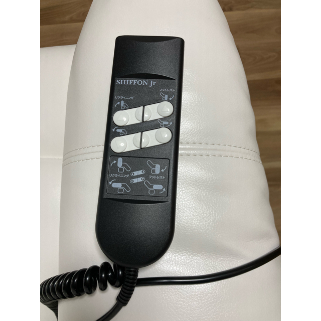 100%品質 電動リクライニングチェア シフォンジュニア 白