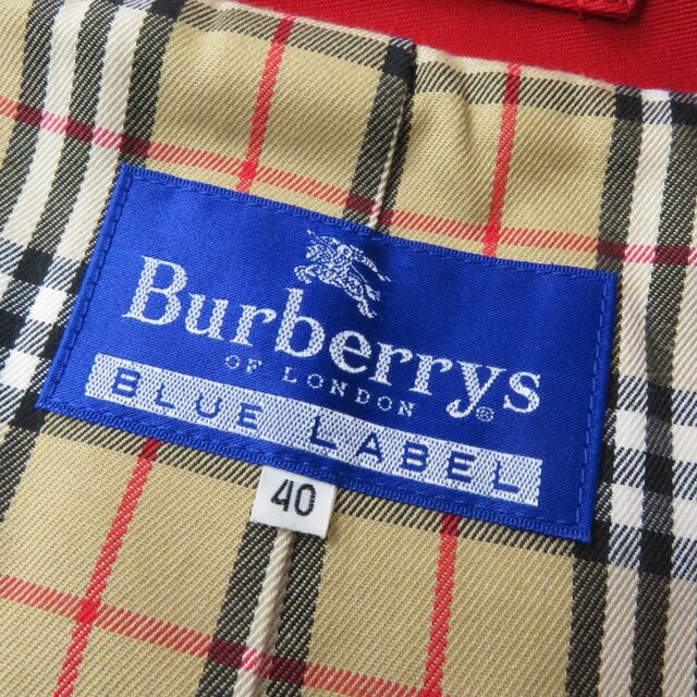 BURBERRY BLUE LABEL(バーバリーブルーレーベル)の美品★正規品 BURBERRY BLUE LABEL バーバリーブルーレーベル 裏地ノバチェック柄 ロゴボタン付 トレンチコート レッド レディース 40 レディースのジャケット/アウター(トレンチコート)の商品写真