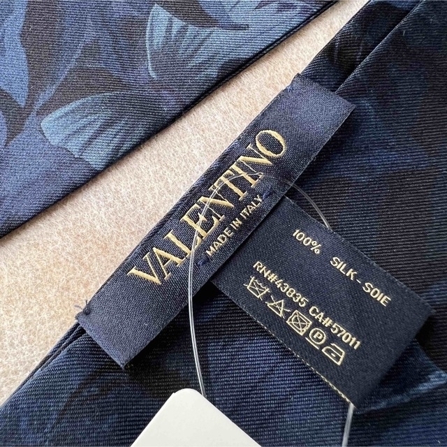 VALENTINO★新品　スカーフ　ネイビー 2