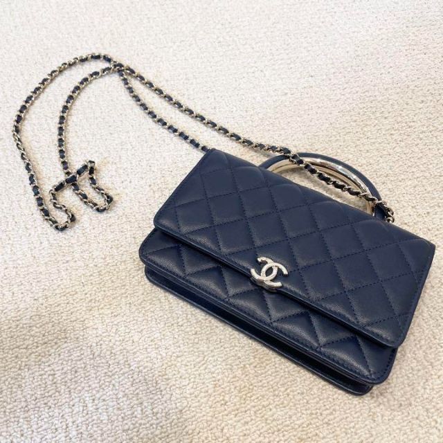品多く CHANEL - シャネル チェーンウォレット ハンドル付きチェーンウォレット ショルダーバッグ 品多く CHANEL - シャネル チェーンウォレット ハンドル付きチェーンウォレット ショルダーバッグ