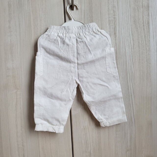 ZARA KIDS(ザラキッズ)のZARA　キッズ　ベビー　白パンツ　夏服 キッズ/ベビー/マタニティのキッズ服男の子用(90cm~)(パンツ/スパッツ)の商品写真