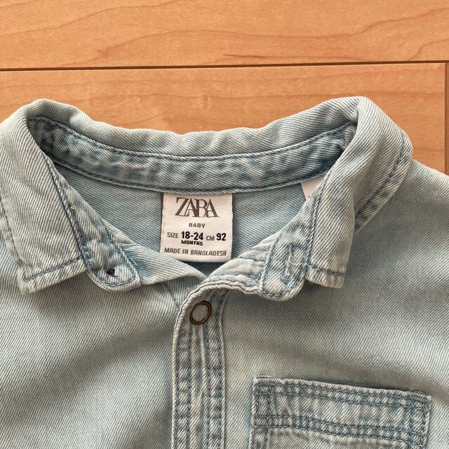 ZARA KIDS(ザラキッズ)のZARA デニムシャツ　92サイズ キッズ/ベビー/マタニティのキッズ服男の子用(90cm~)(Tシャツ/カットソー)の商品写真