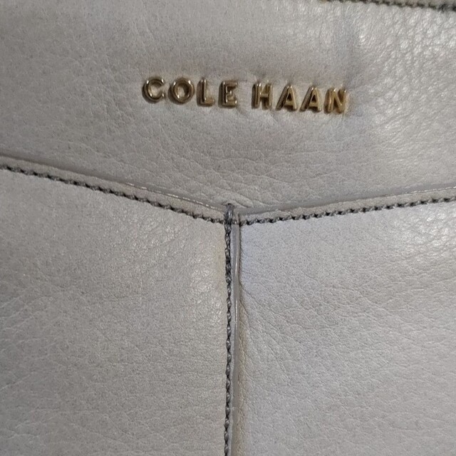 Cole Haan(コールハーン)の美品☆コールハーン レザー ショルダーバッグ ライトグレー レディースのバッグ(ショルダーバッグ)の商品写真