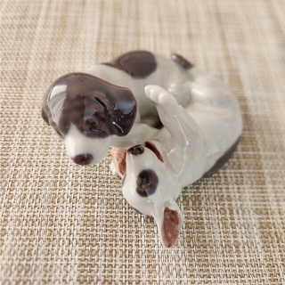 ロイヤルコペンハーゲン(ROYAL COPENHAGEN)の【チョコクッキー様専用】ロイヤルコペンハーゲン フィギュリン 2匹の犬(置物)