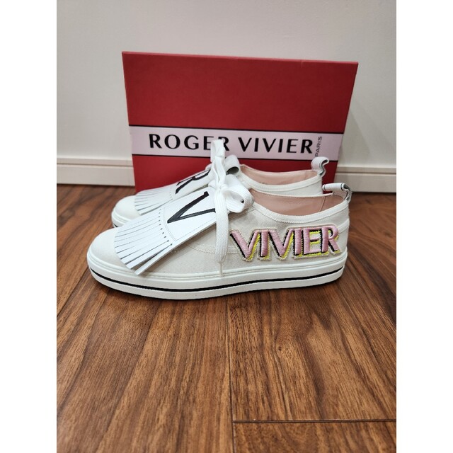 ROGER VIVIER(ロジェヴィヴィエ)の新品　ROGER  VIVIER 　スニーカー レディースの靴/シューズ(スニーカー)の商品写真