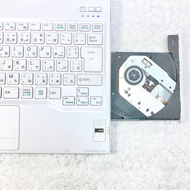 再入荷 携帯性抜群❣i5✨WEBカメラ❣️750GB❣白ノートパソコン✨学生