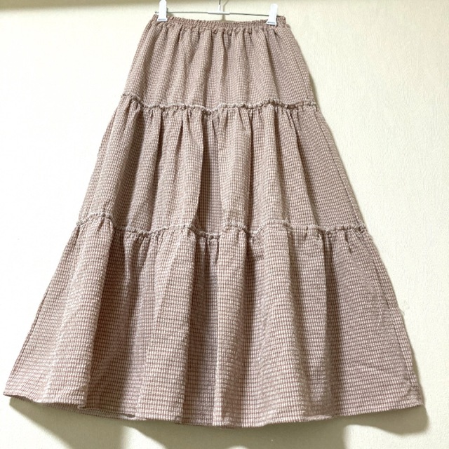 merlot(メルロー)のメルロー　ボリューミーな細かめチェックのロングティアードスカート レディースのスカート(ロングスカート)の商品写真