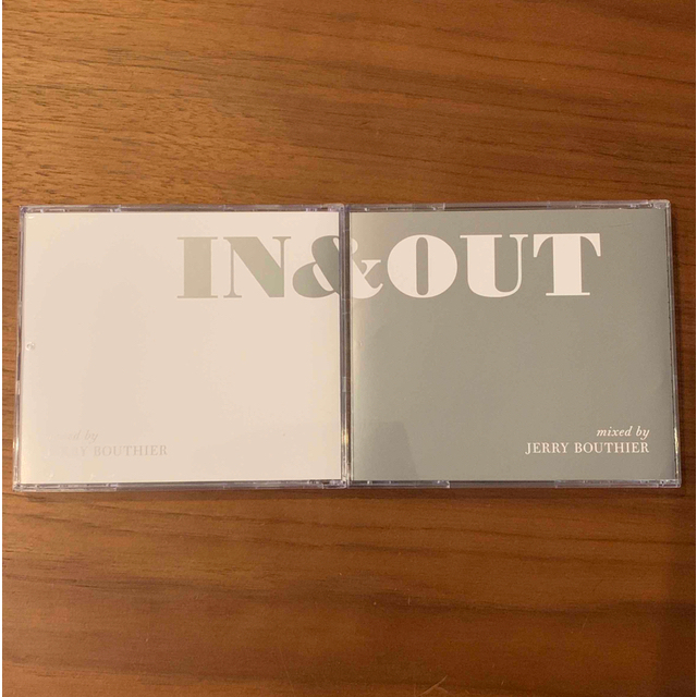 MAISON KITSUNE'(メゾンキツネ)のIN &OUT mixed by JERRY BOUTHIER 2枚セット エンタメ/ホビーのCD(クラブ/ダンス)の商品写真