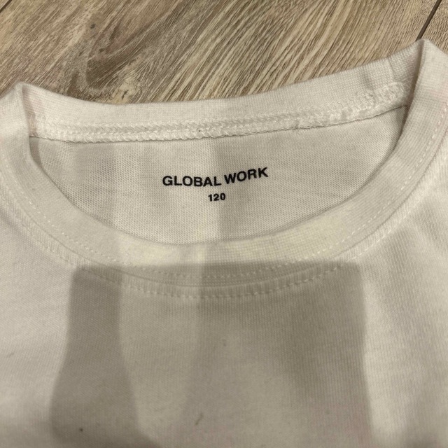 GLOBAL WORK(グローバルワーク)のGLOBAL WORK 120Tシャツ白 キッズ/ベビー/マタニティのキッズ服女の子用(90cm~)(Tシャツ/カットソー)の商品写真