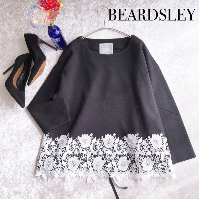 BEARDSLEY(ビアズリー)の美品♡ビアズリー　裾レースカットソー　プルオーバー　濃紺×白　綺麗系　春 レディースのトップス(カットソー(長袖/七分))の商品写真